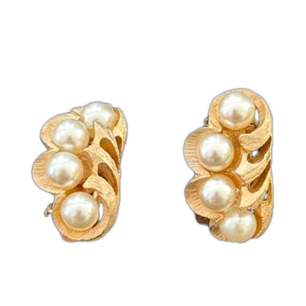 Kramer Signed Gold Tone Pearl Clip On Earrings